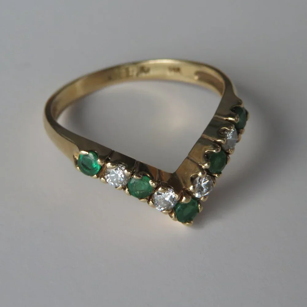 Genuine Diamonds Emeralds In Solid 14K V Chevron Ring Size 6.5